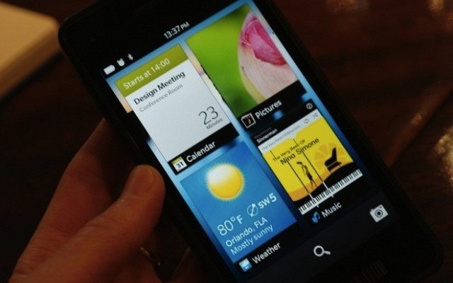 QNX tabanlı BB10 güzel gözüküyor.