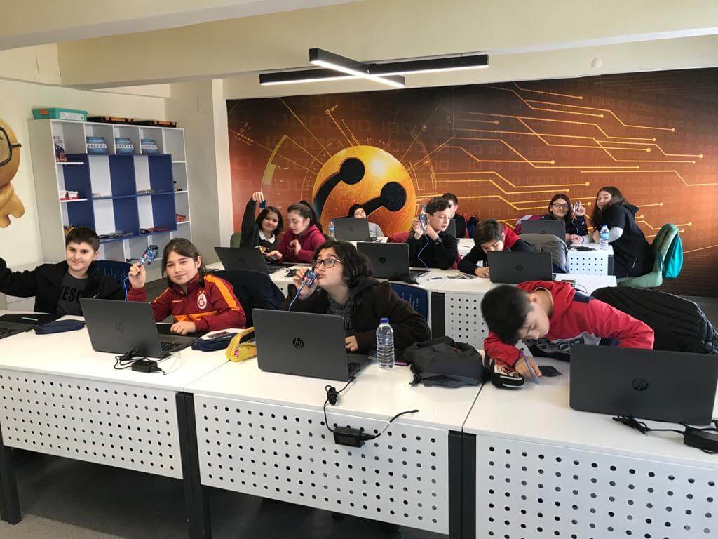 Ordu Ünye BİLSEM'deki öğrencilerimizle robotik ve programlama öğrendik!