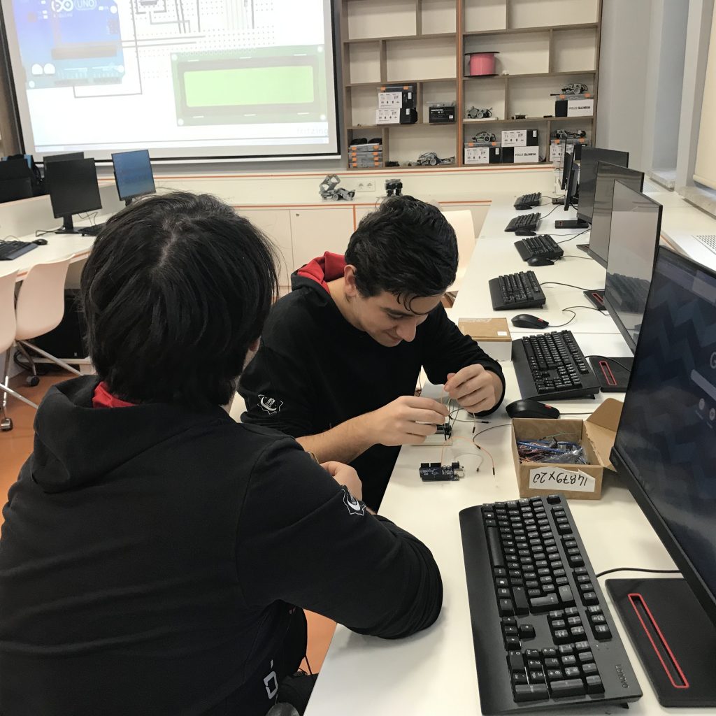 Sancaktepe Teknoloji Anadolu İmam Hatip Lisesi öğrencileri